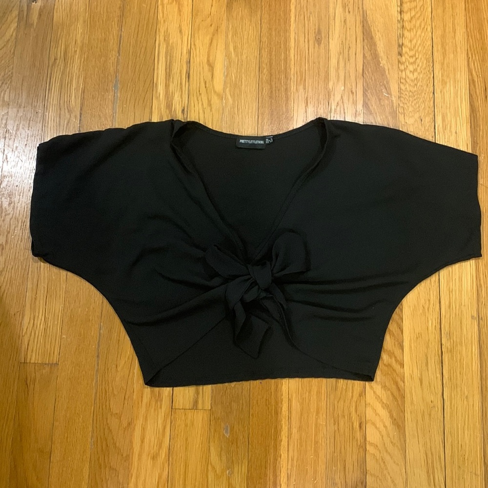 PRETTYLITTLETHING V-Neck Short Sleeve Black Crop Top w/ Bow Detail, Size 4